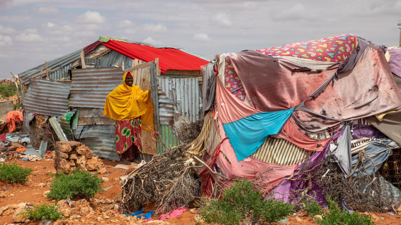 Somalia. High Commissioner visits displaced in drought-hit Horn of Africa